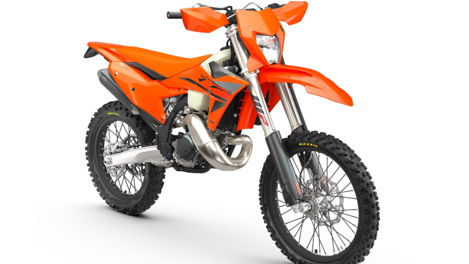 590621_my25-ktm-150-exc-45-right_exc_europe_global.png